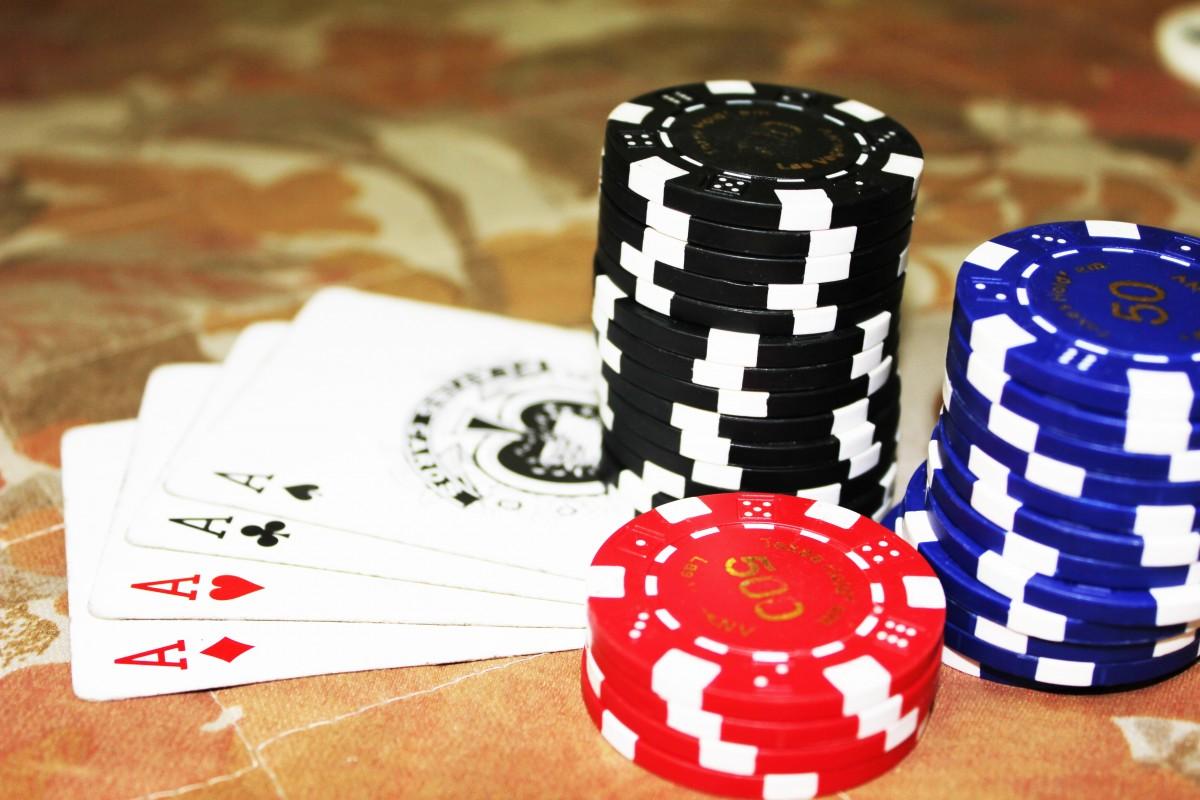 Khám phá top game đánh bài online miễn phí hấp dẫn nhất hiện nay